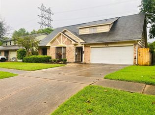 9207 Twin Hills Dr, Houston, TX 77031