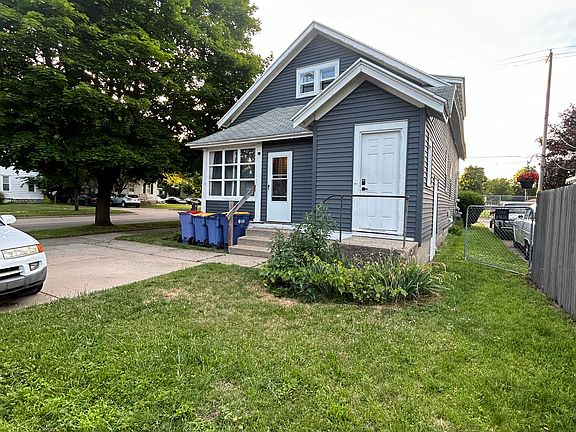 3rd image of 960 Sibley St NW #2