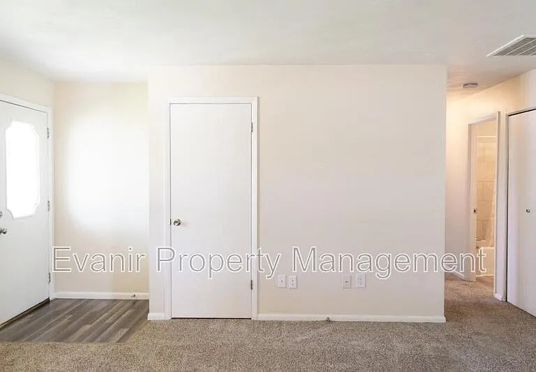 790 Branford Rd — Photo 6