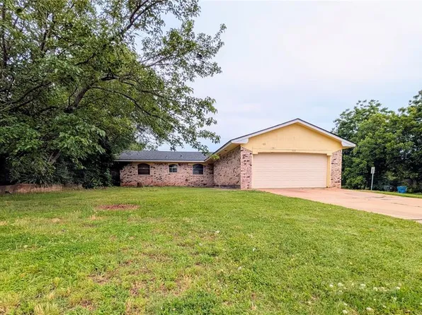 332 W Silverwood Dr, Midwest City, OK 73110