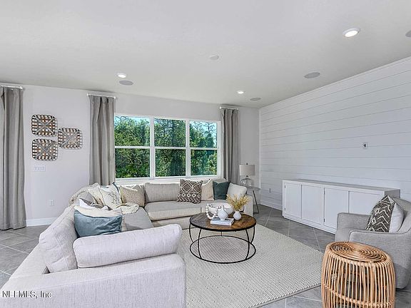 5th image of 474 HAWTHORN PARK Circle