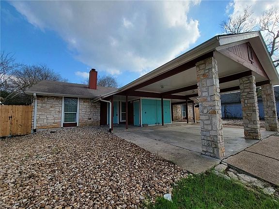 2nd image of 2903 Catalina Dr #B