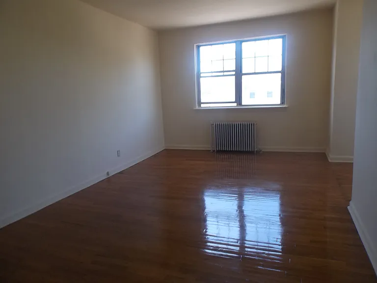 831 Chancellor Avenue — Photo 2