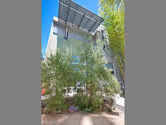 3rd image of 827 Milwood Ave