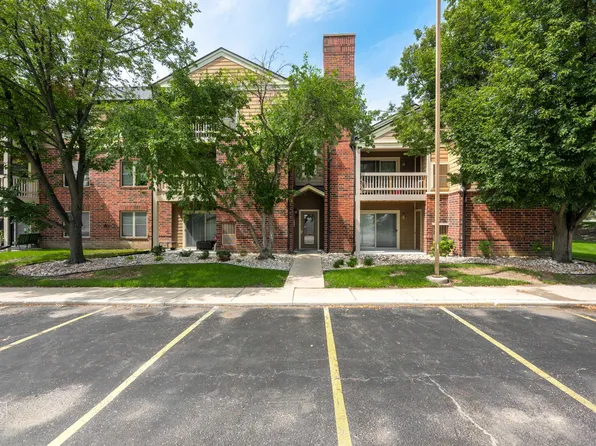 104 Glengarry Dr APT 208, Bloomingdale, IL 60108