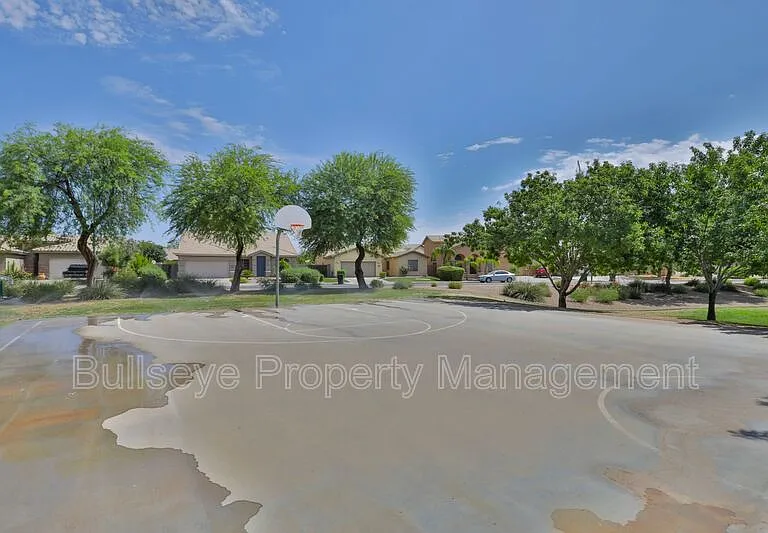 11547 E Sylvan Ave — Photo 27