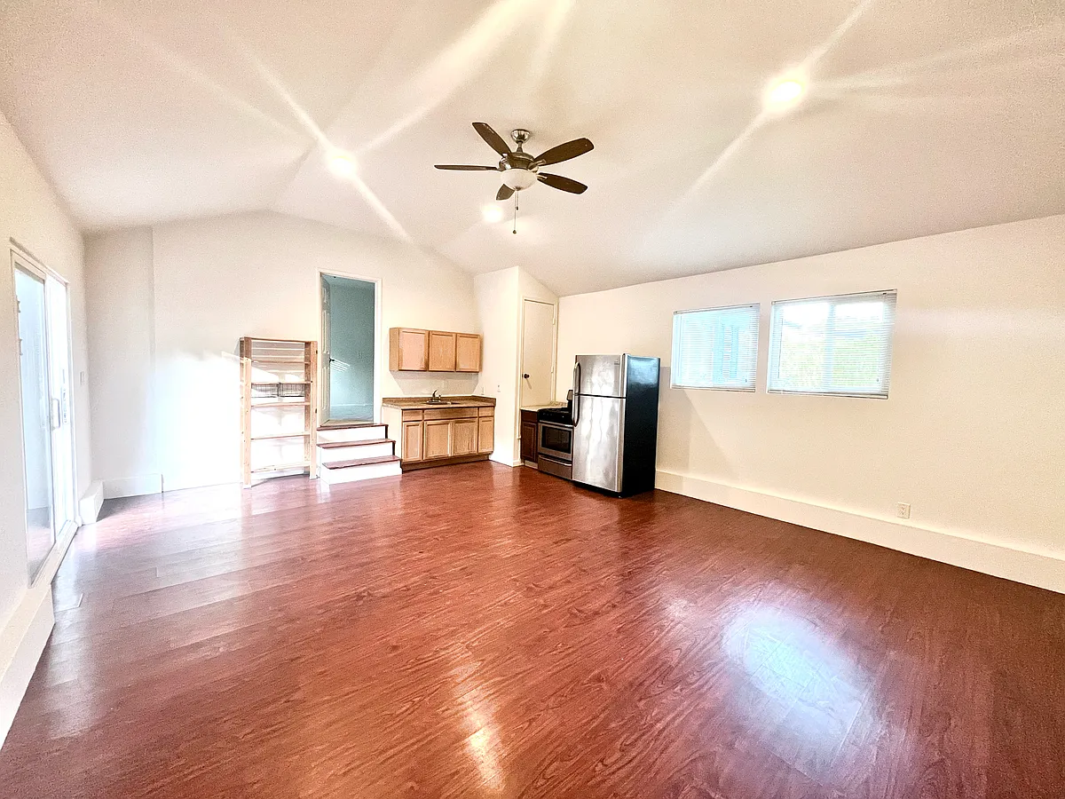 Building Photo - 548 Alan Rd #A