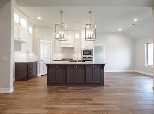 16100 Coneflower Dr, Edmond, OK 73013