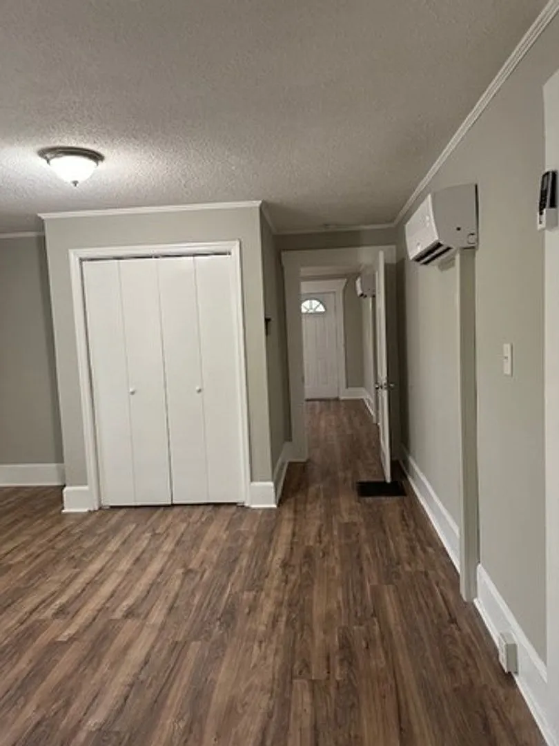 Edwards Ave 135 — Photo 4