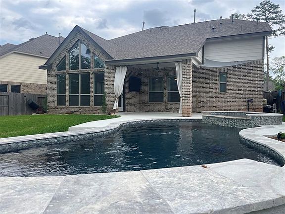 2nd image of 207 Castle Combe Ct