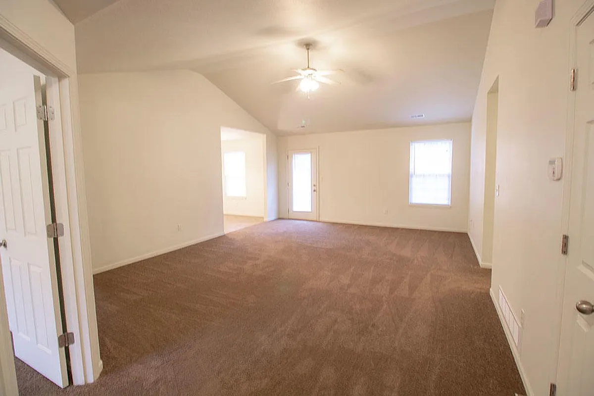 Building Photo - 1424 Bodie Dr