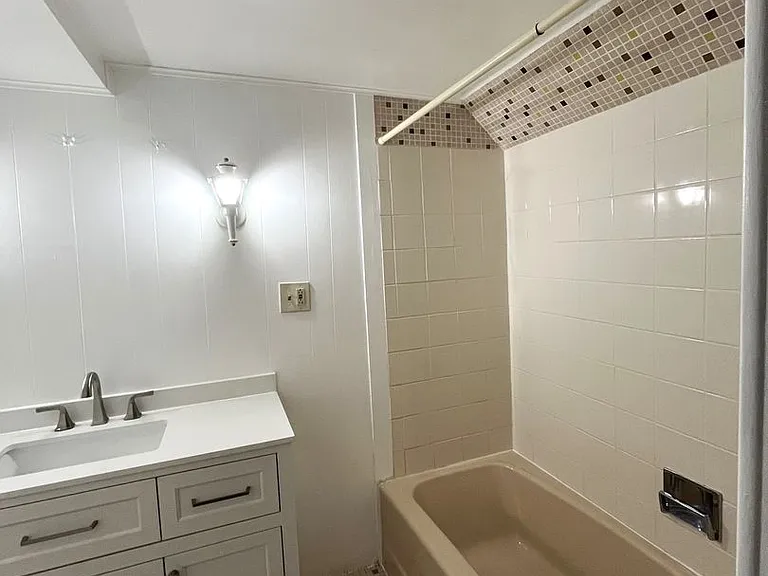 2310 Walnut St — Photo 23