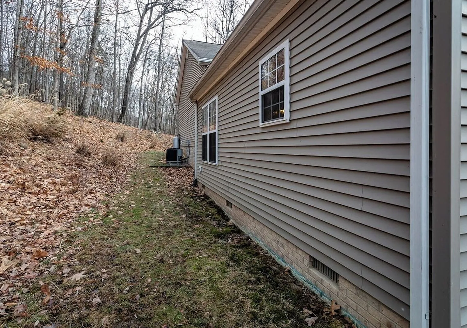 Spacious 4BR Mountain Home Near Massanutten Resort — Photo 3