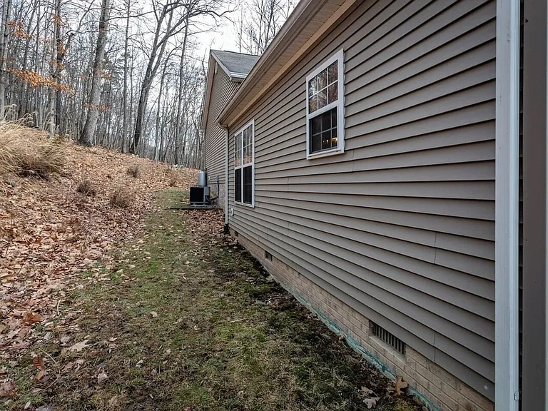 187 Grouse Dr — Photo 3