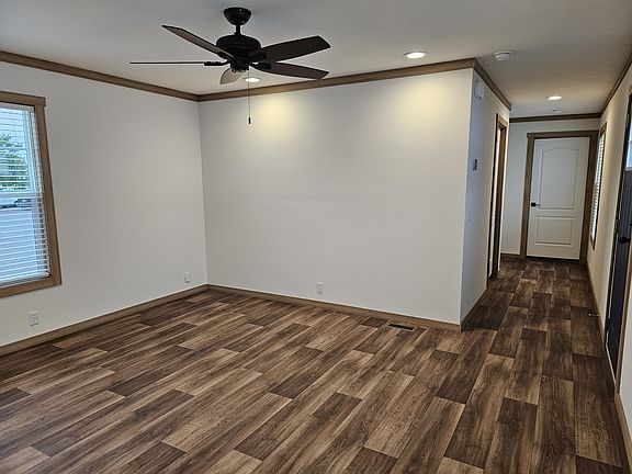 4th image of 2101 SW 38th St Lot 165