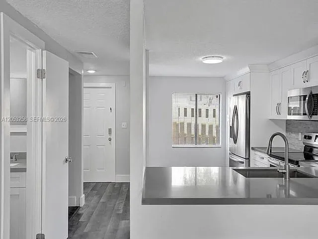 2 bed, 2.0 bath, $2,800 — Photo 3