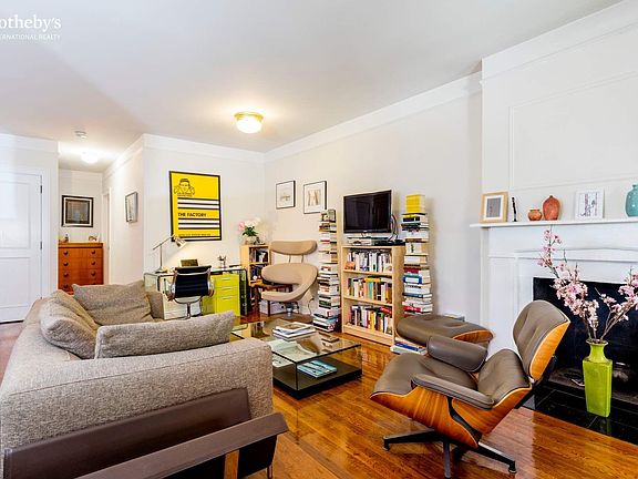 3rd image of 428 Hudson St APT 3