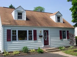 2910 E County Line Rd, Hatboro, PA 19040