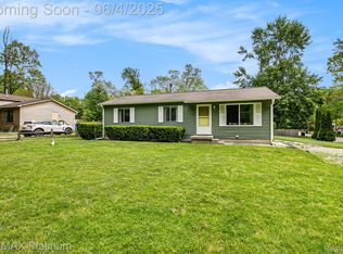 15171 West Dr, Linden, MI