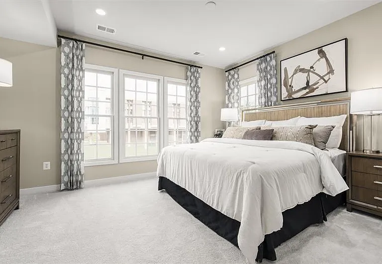 1341 Aspen St NW — Photo 3