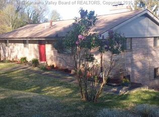 1235 Ellen Dr, South Charleston, WV 25303