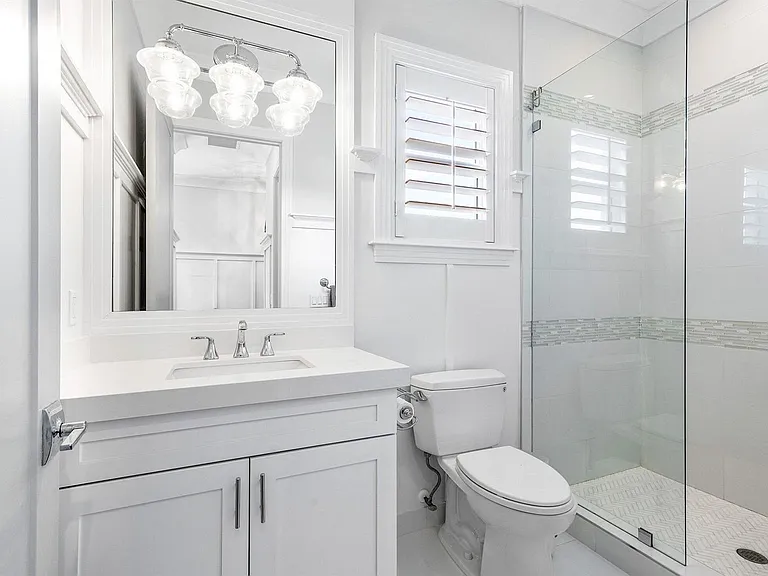 2100 Notre Dame Dr — Photo 45