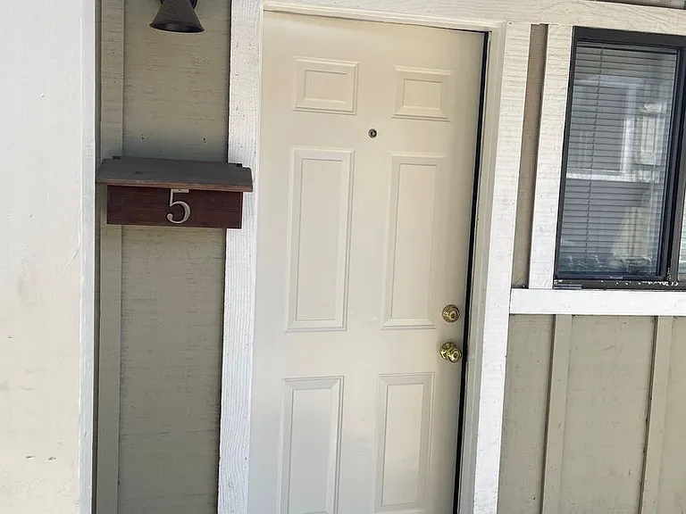 33 N Pearl St — Photo 1