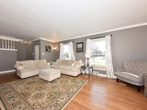 3rd image of 7242 West Bluemound ROAD