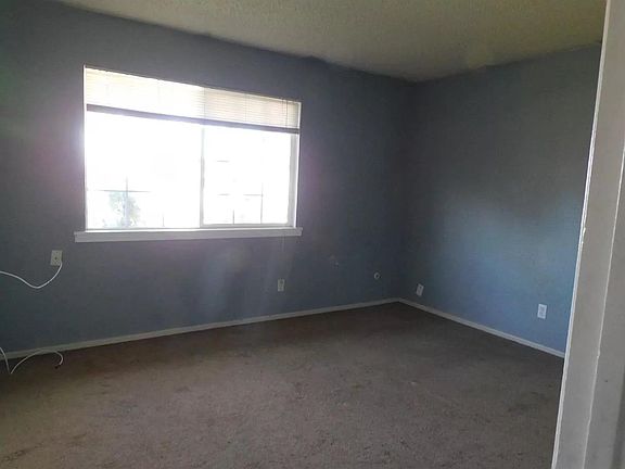 4th image of 8321 Hayfield Cir