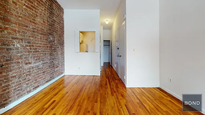 Rented by Bond New York | media 9