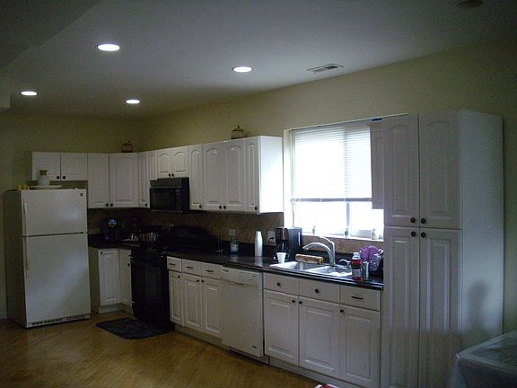 3rd image of 4439 N Merrimac Ave