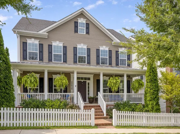 22826 Glacier Lily Dr, Clarksburg, MD 20871
