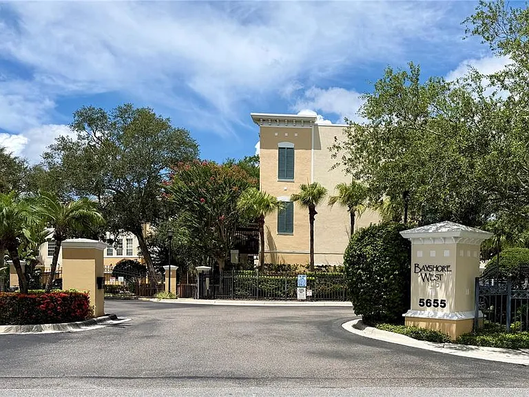 3146 Bayshore Oaks Dr — Photo 17