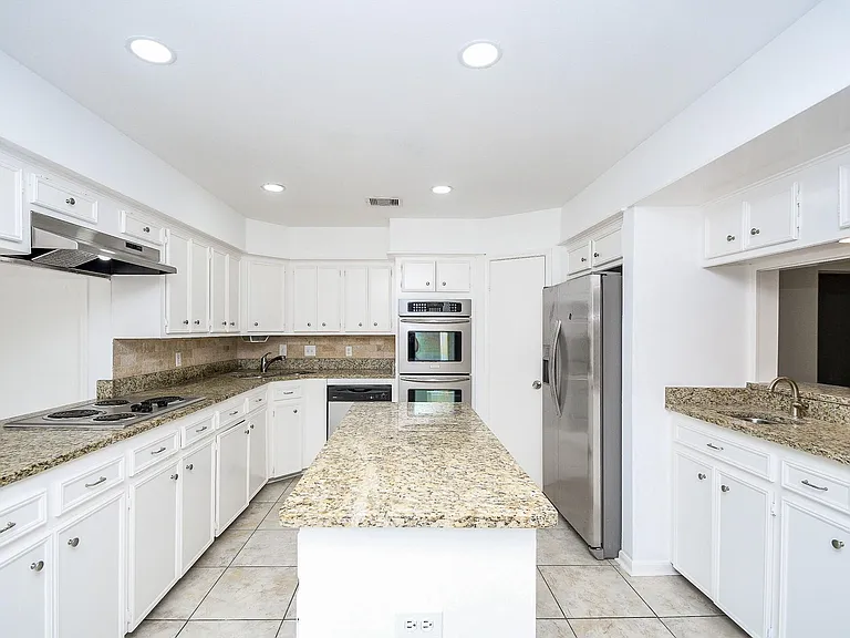 7822 Albin Ln — Photo 10