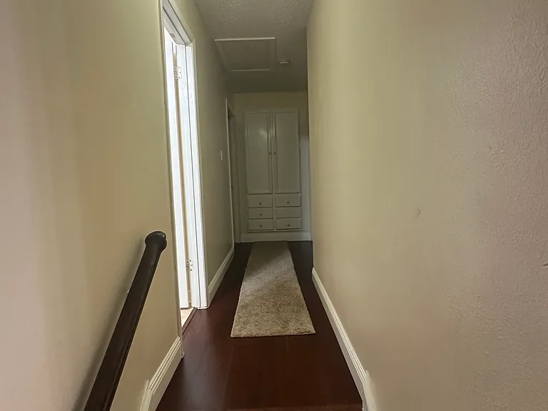 412 Glenmeade Ct — Photo 9