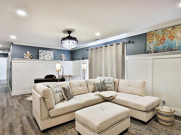 4th image of 5531 Baronridge Dr APT 10