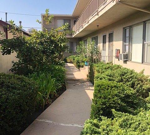 4th image of 338 Linden Ave APT 2