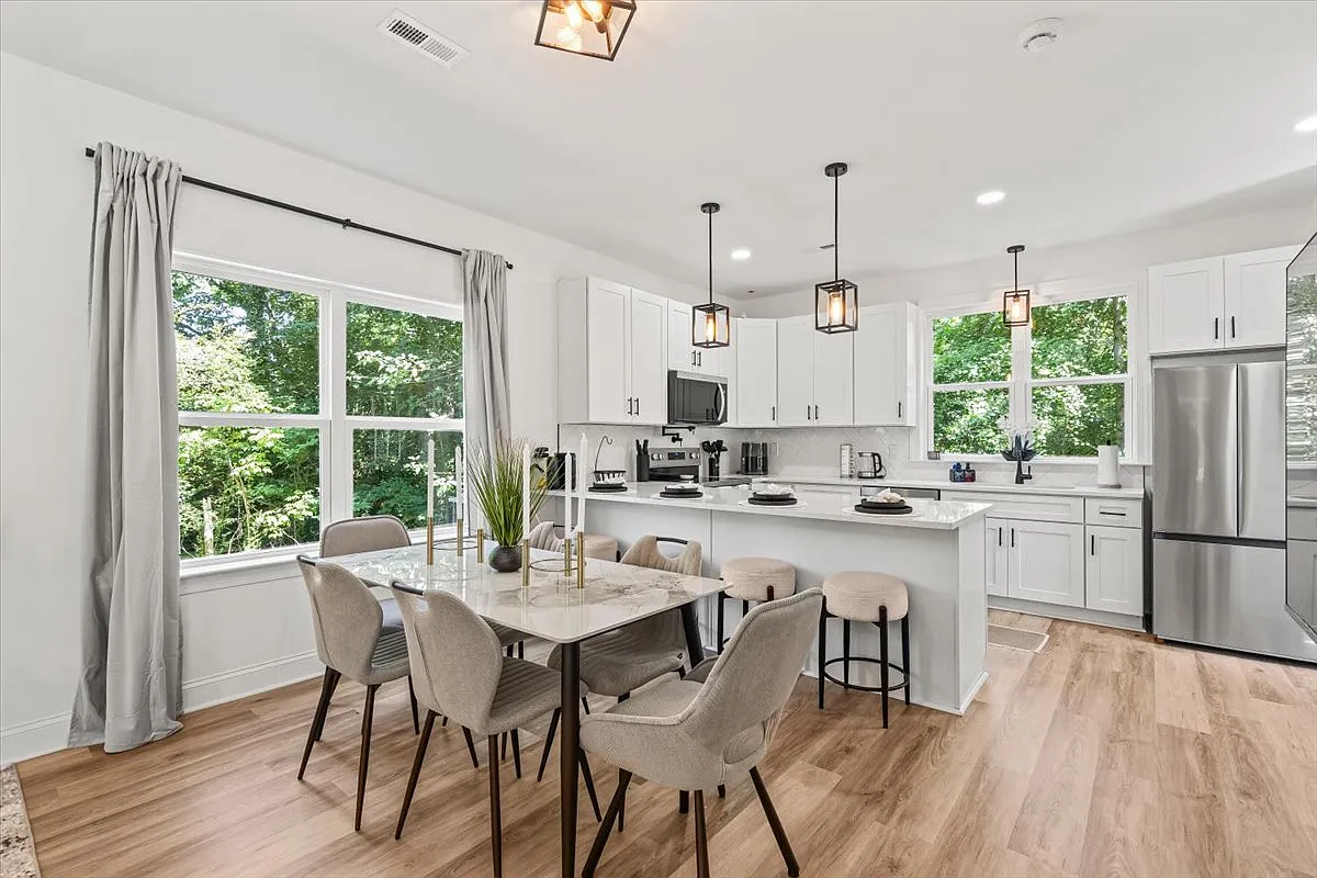 2 bed, 2.5 bath, 1115 sqft, $1,650 — Photo 3