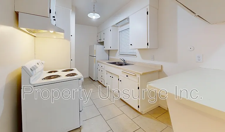 1553 Riverside Dr #2 — Photo 1