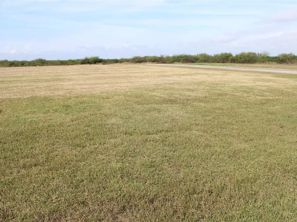 3316 Bay Ridge Dr, Palacios, TX 77465