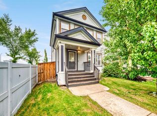 189 S Copperstone Cir SE, Calgary, AB T2Z 0G8