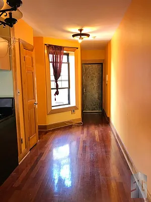 Rented by Skyline Group Real Estate | media 25