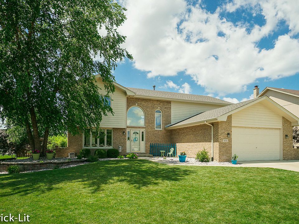 1st image of 8106 Brookside Glen Dr