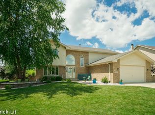 8106 Brookside Glen Dr, Tinley Park, IL 60487
