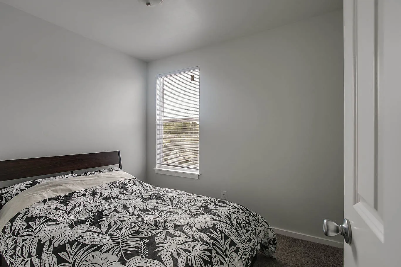 3901 S Angel Pl — Photo 4