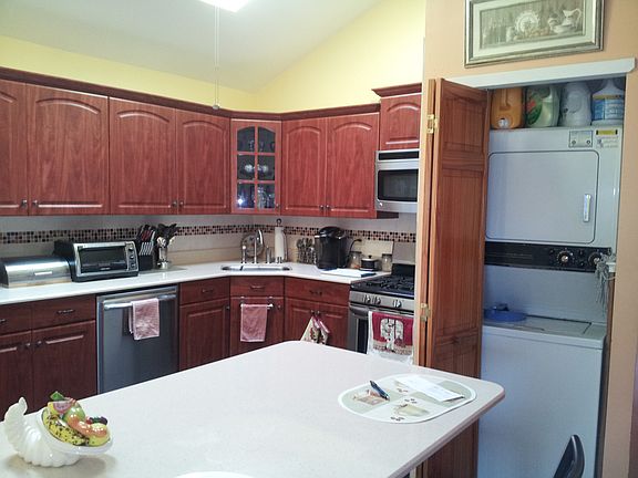 3rd image of 15137 78th St