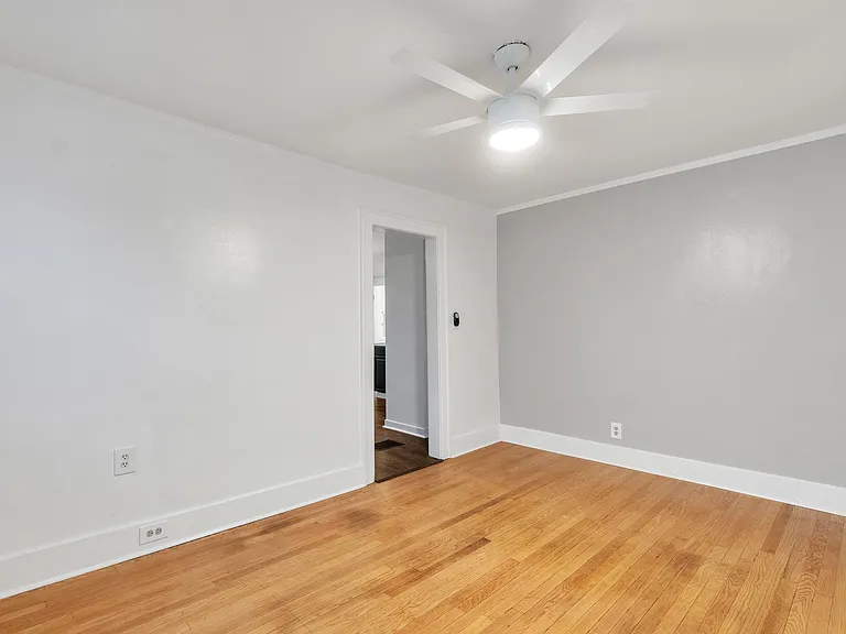 1046 Courtney St NW #2 — Photo 7
