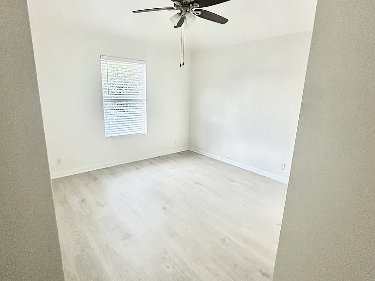 4704 Lake Champlain Ln — Photo 27