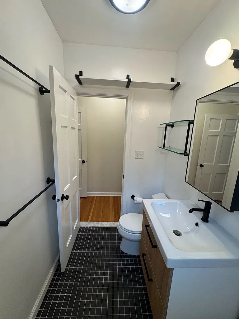 1 bed, 700 sqft, $2,400 — Photo 3
