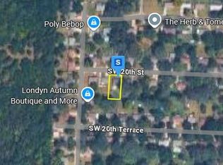 217 SW 20th St, Oak Grove, MO 64075